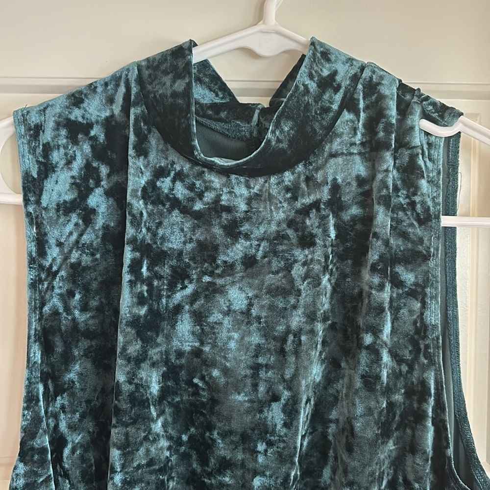 NWT Wayf Crushed Green Velvet Dress​​​​​​ - size L - Picture 6 of 9